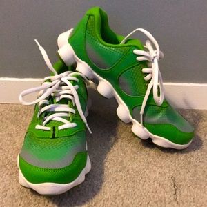 REEBOK (ATV 19) Sneakers size 7